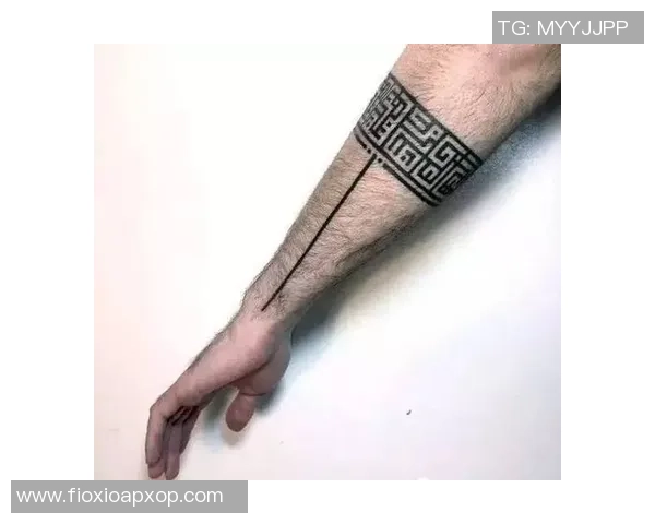 足球明星臂环纹身的魅力与意义解析以及背后的故事分享